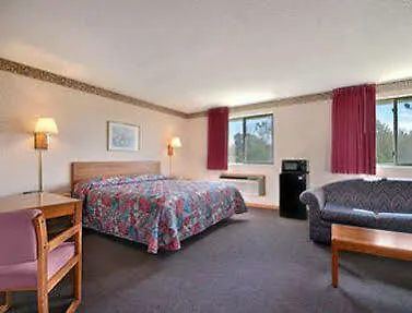 Super 8 By Wyndham Hotel Watseka