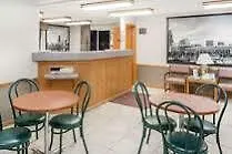 Hotel Super 8 By Wyndham 2*